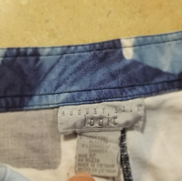 Flattering Trendy Floral Skirt - Picture 7 of 11